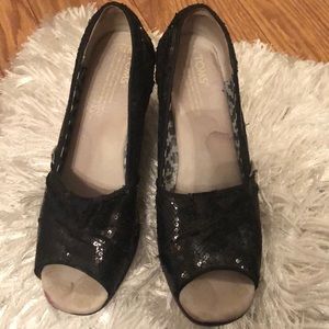 Black sparkly Tom wedges!!